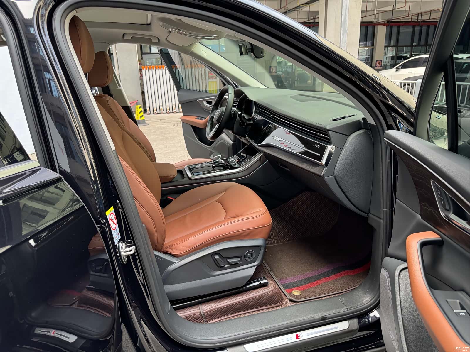 Audi Q7, 2020 10