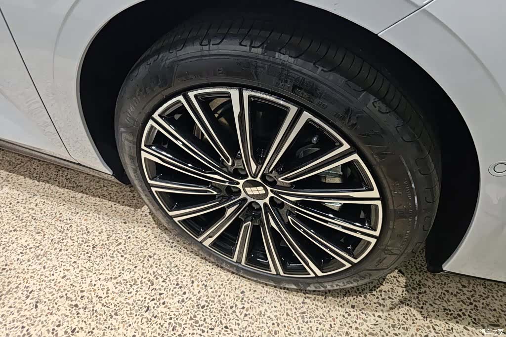 Geely 8, 2026 6