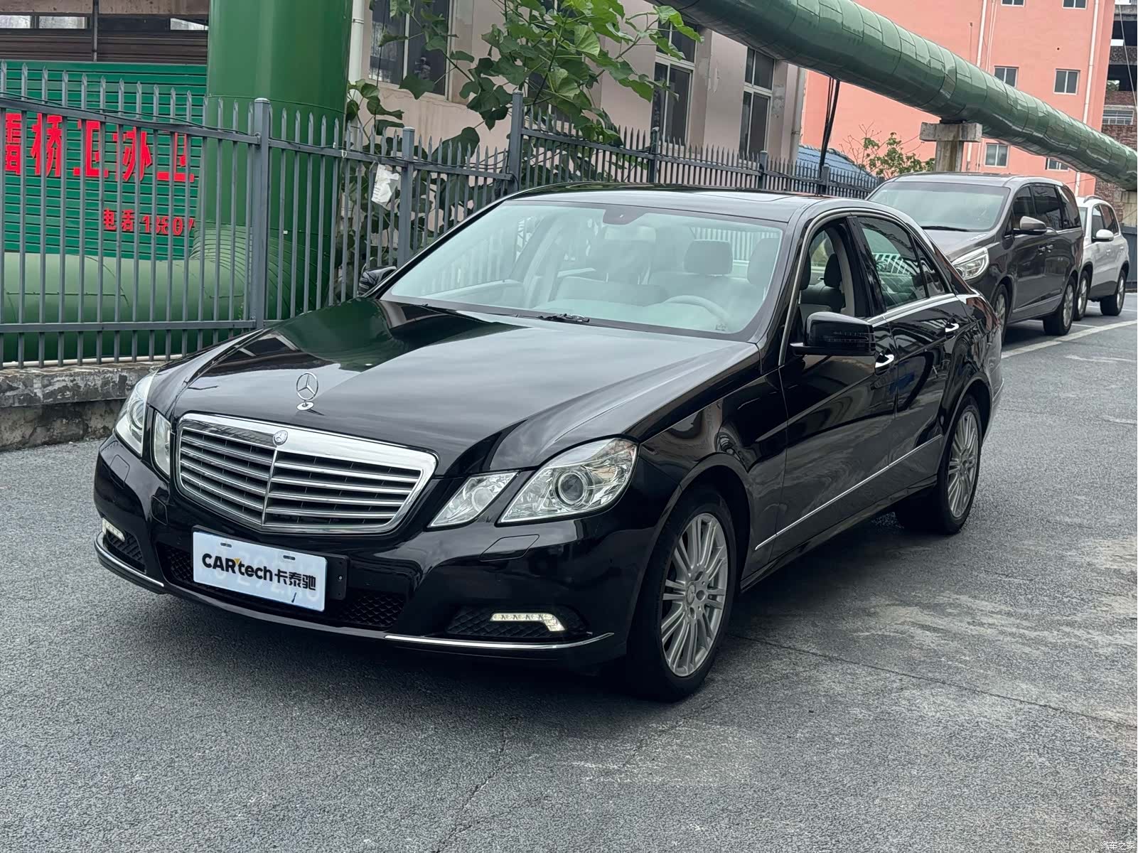 Mercedes-Benz E-Class, 2011 1