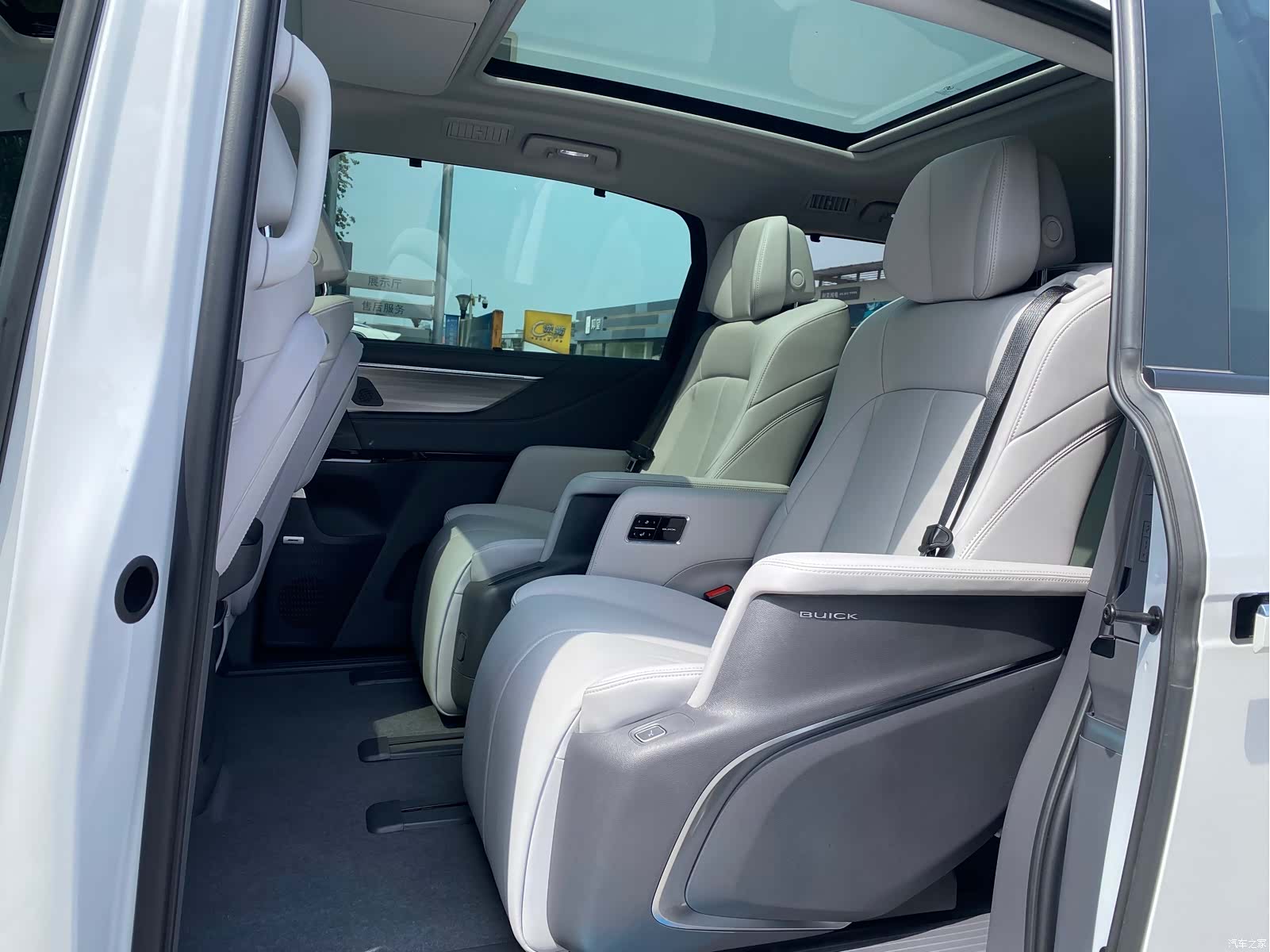 Buick GL8, 2025 8