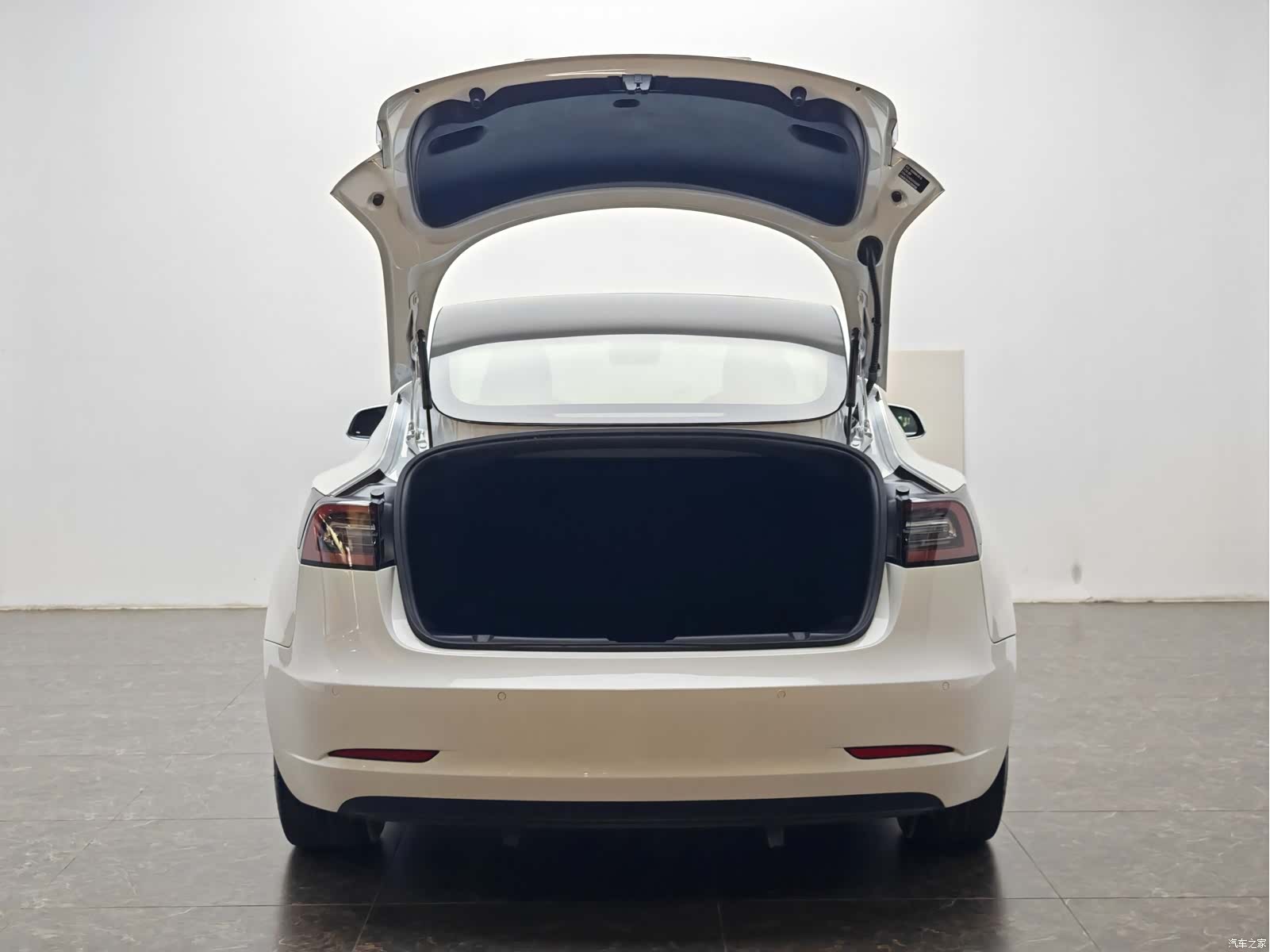 Tesla Model 3, 2020 12