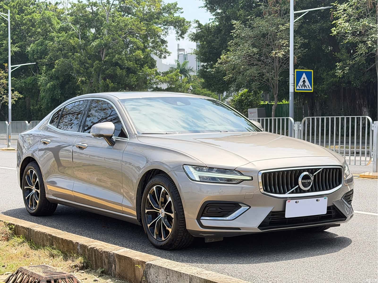 Volvo S60, 2021 3