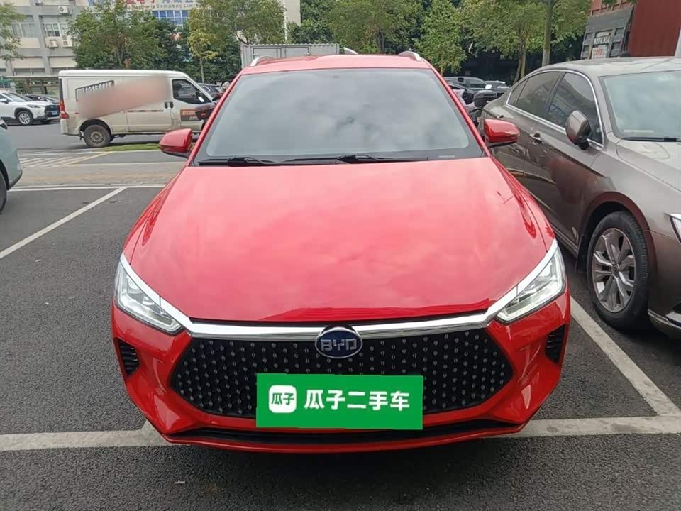 BYD e2