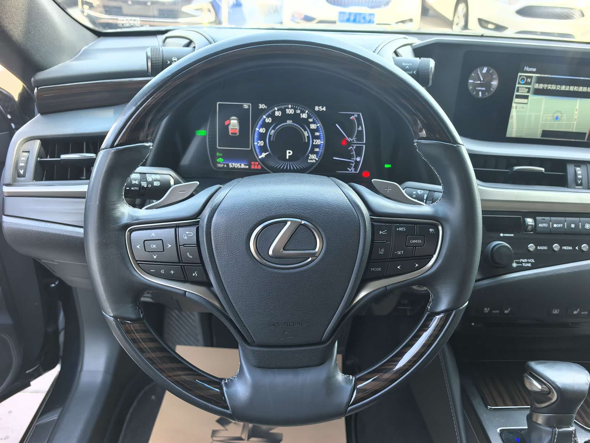 Lexus ES, 2018 9