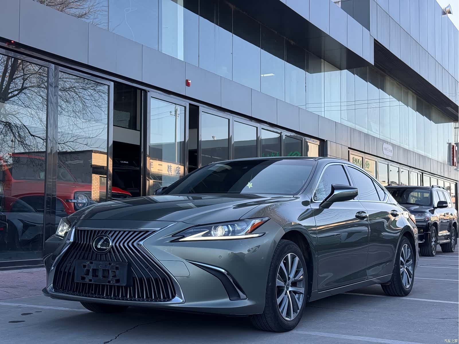Lexus ES, 2021 1
