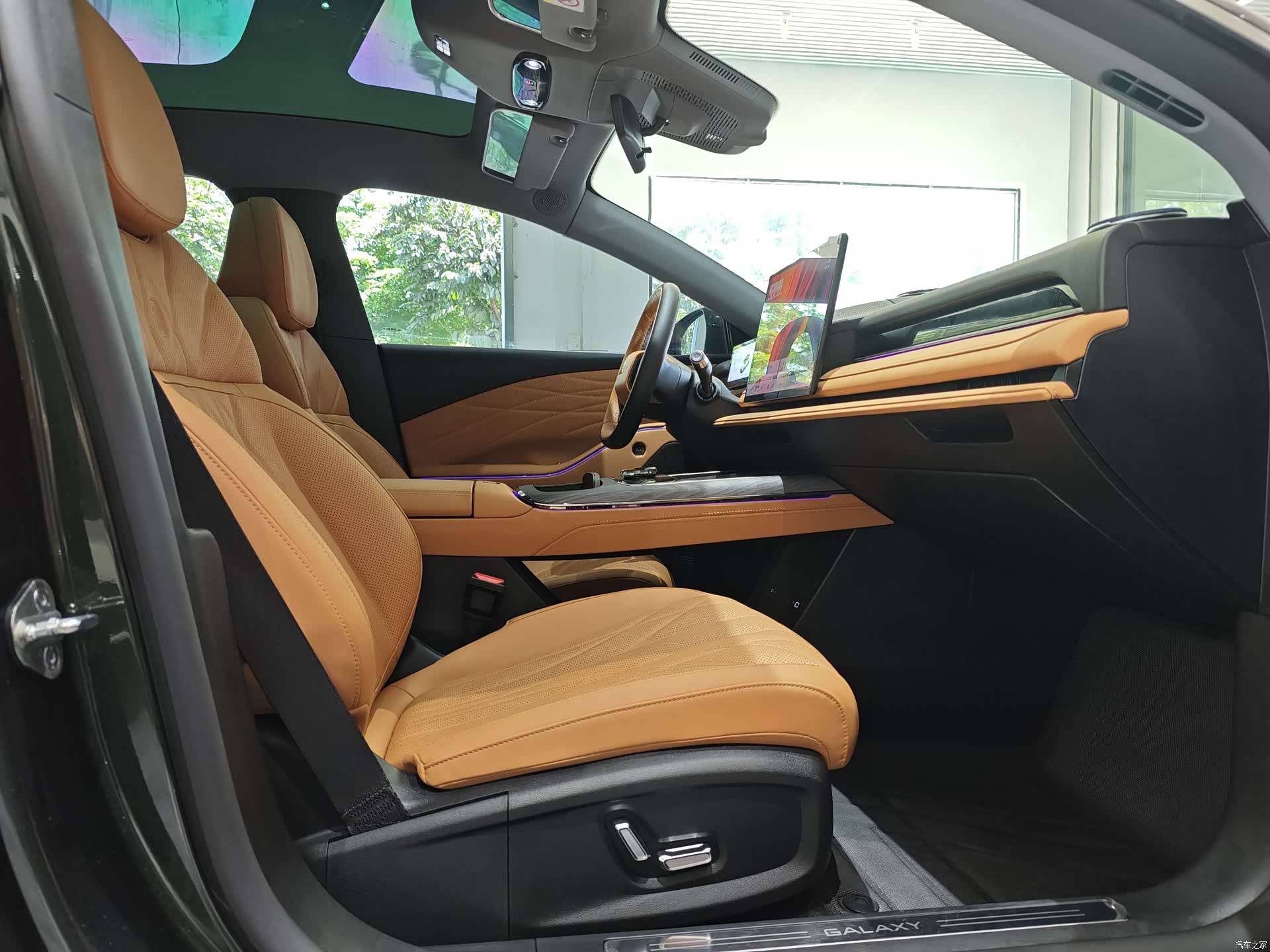 Geely 8, 2025 26