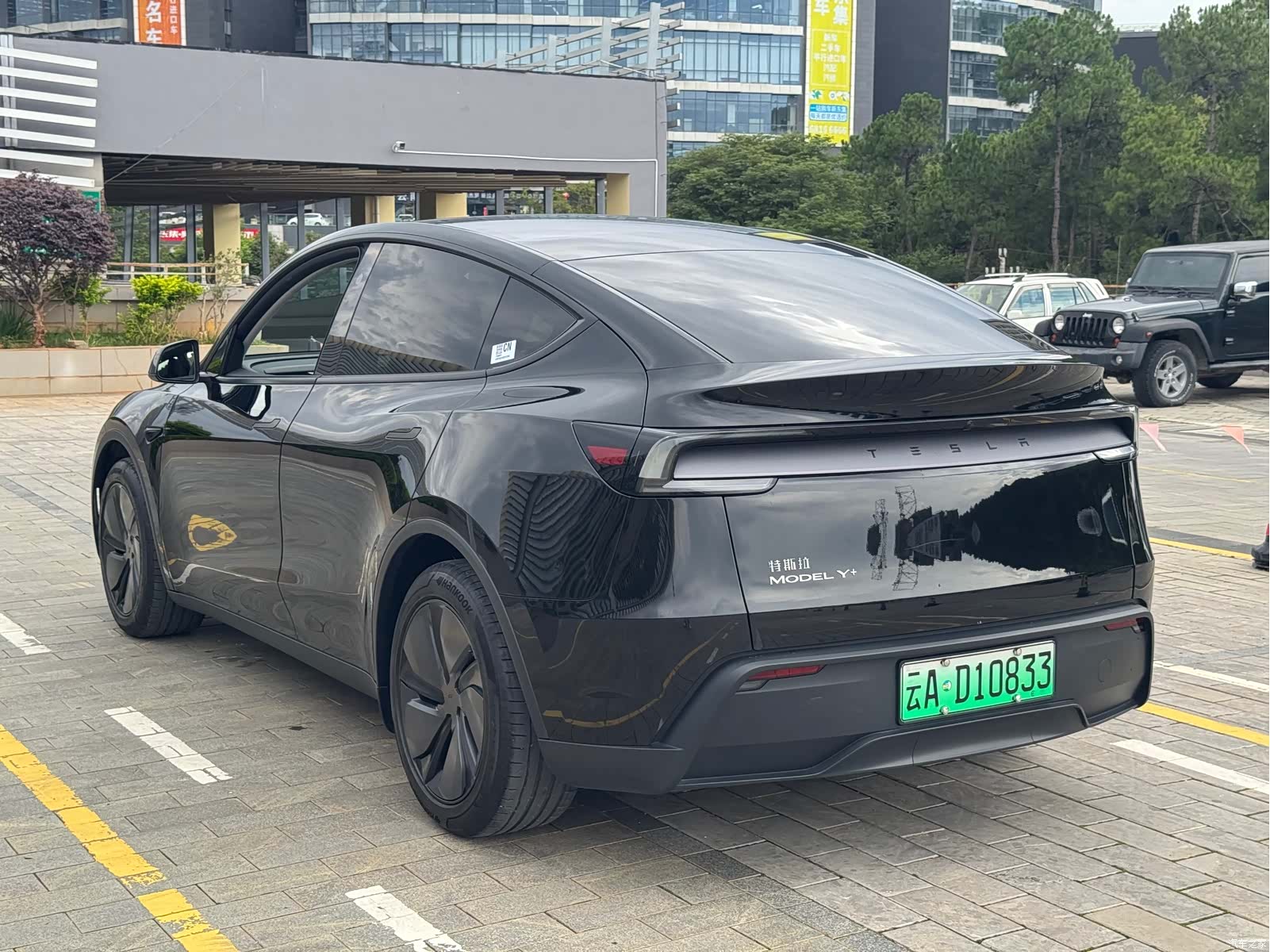 Tesla Model Y, 2025 8