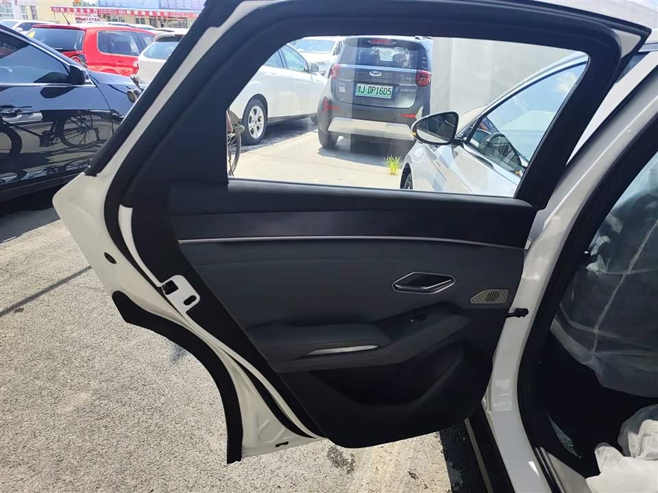 BYD Qin L BYD Qin L