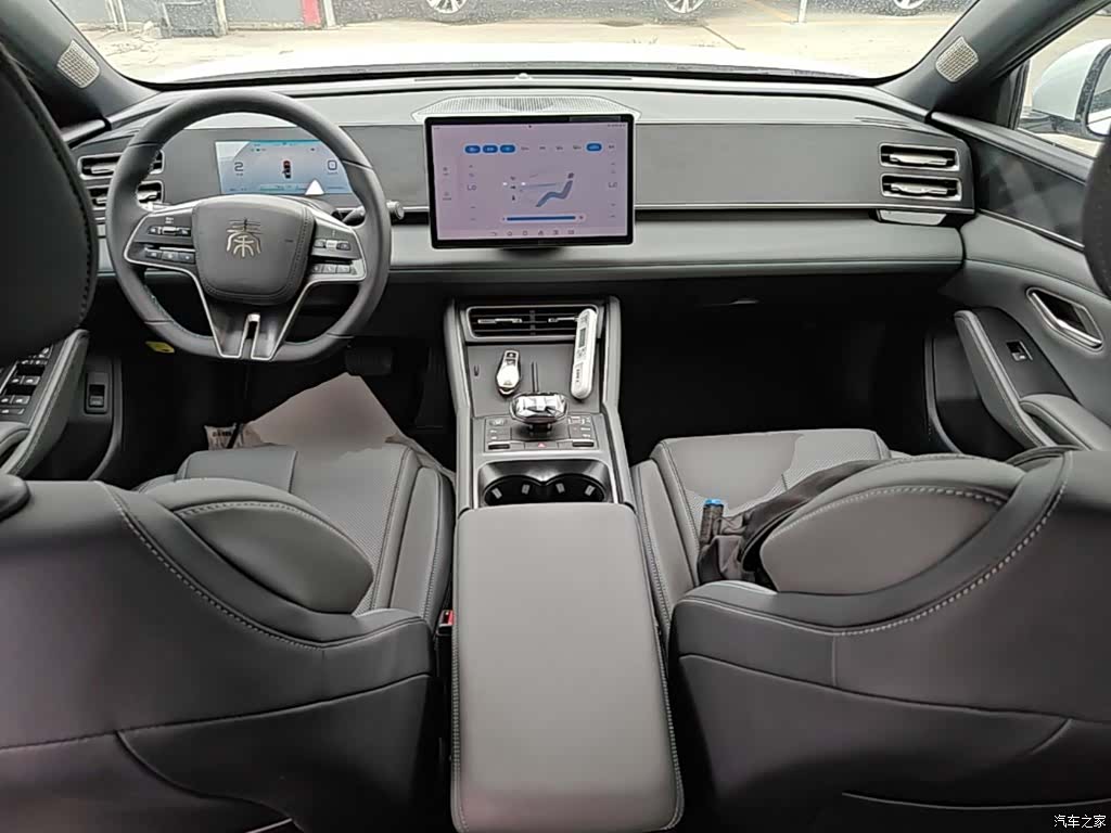 BYD Qin, 2025 10