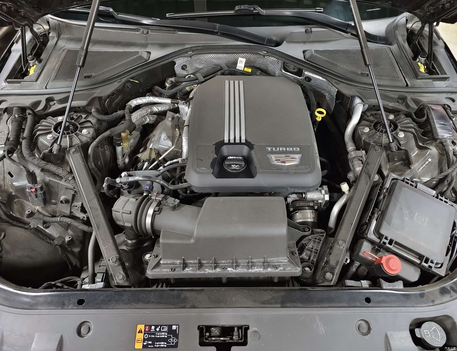 Cadillac CT6, 2021 13