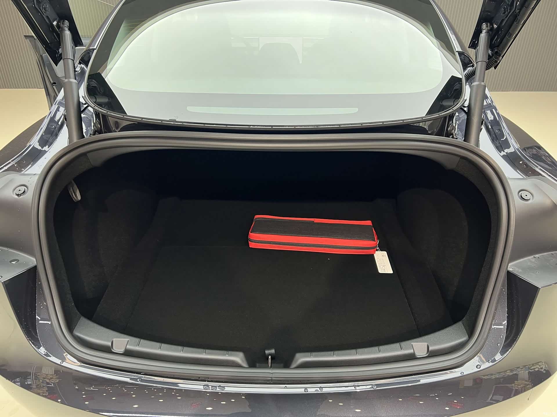 Tesla Model 3, 2026 19