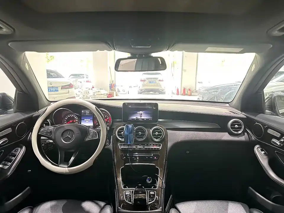 Mercedes-Benz GLC Mercedes-Benz GLC