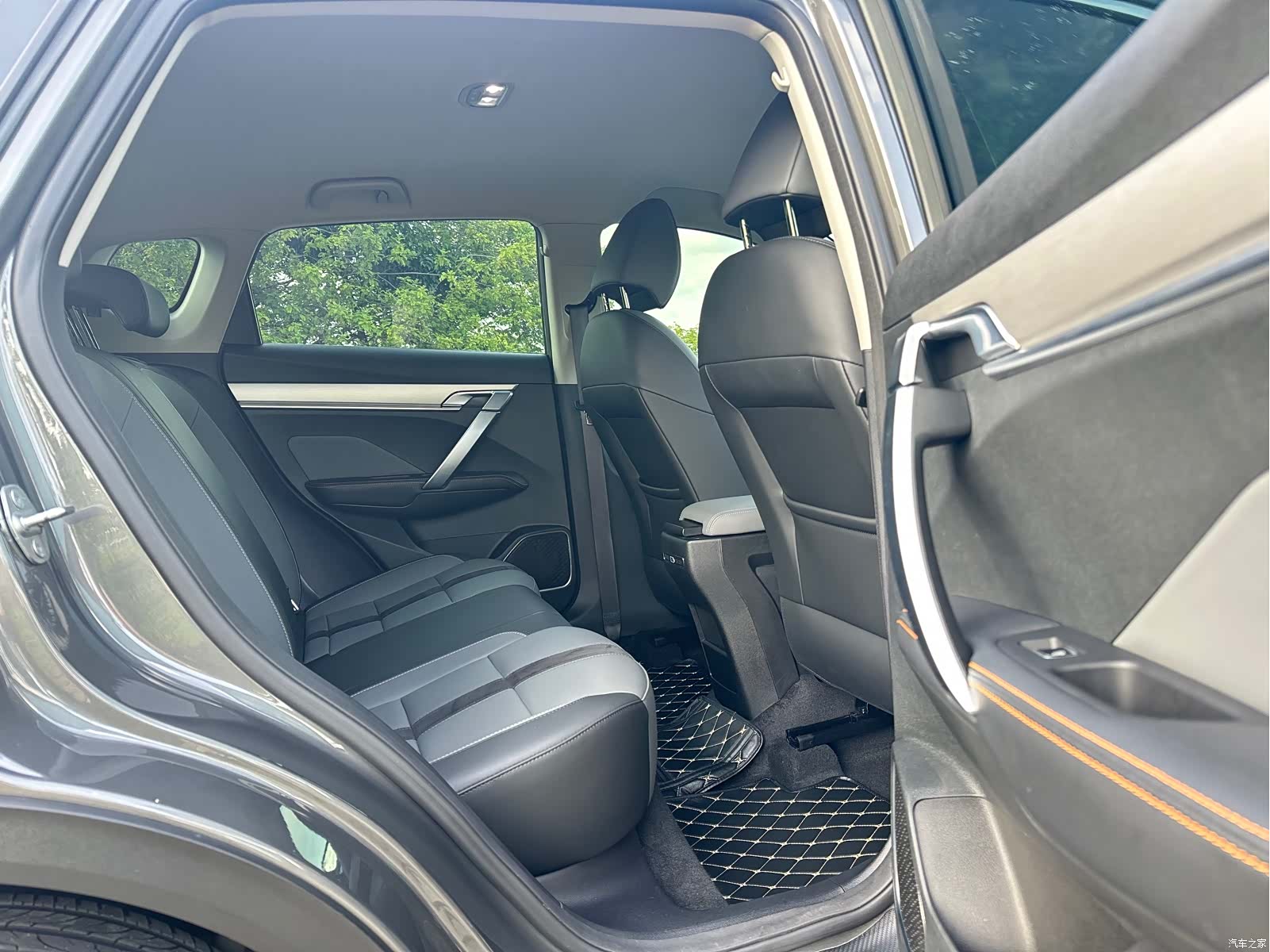Geely Coolray, 2024 17
