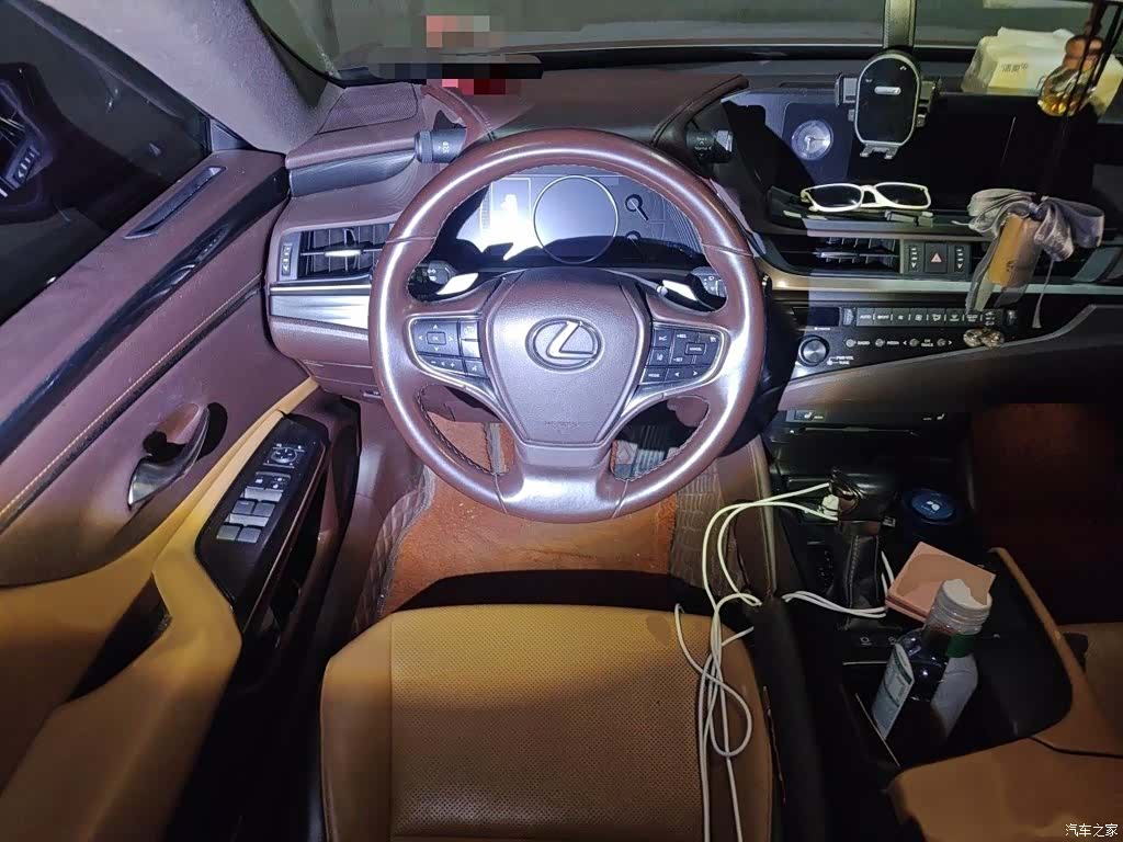 Lexus ES, 2019 3