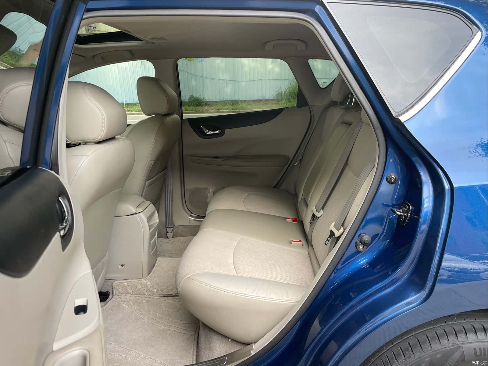 Nissan Tiida, 2012 6