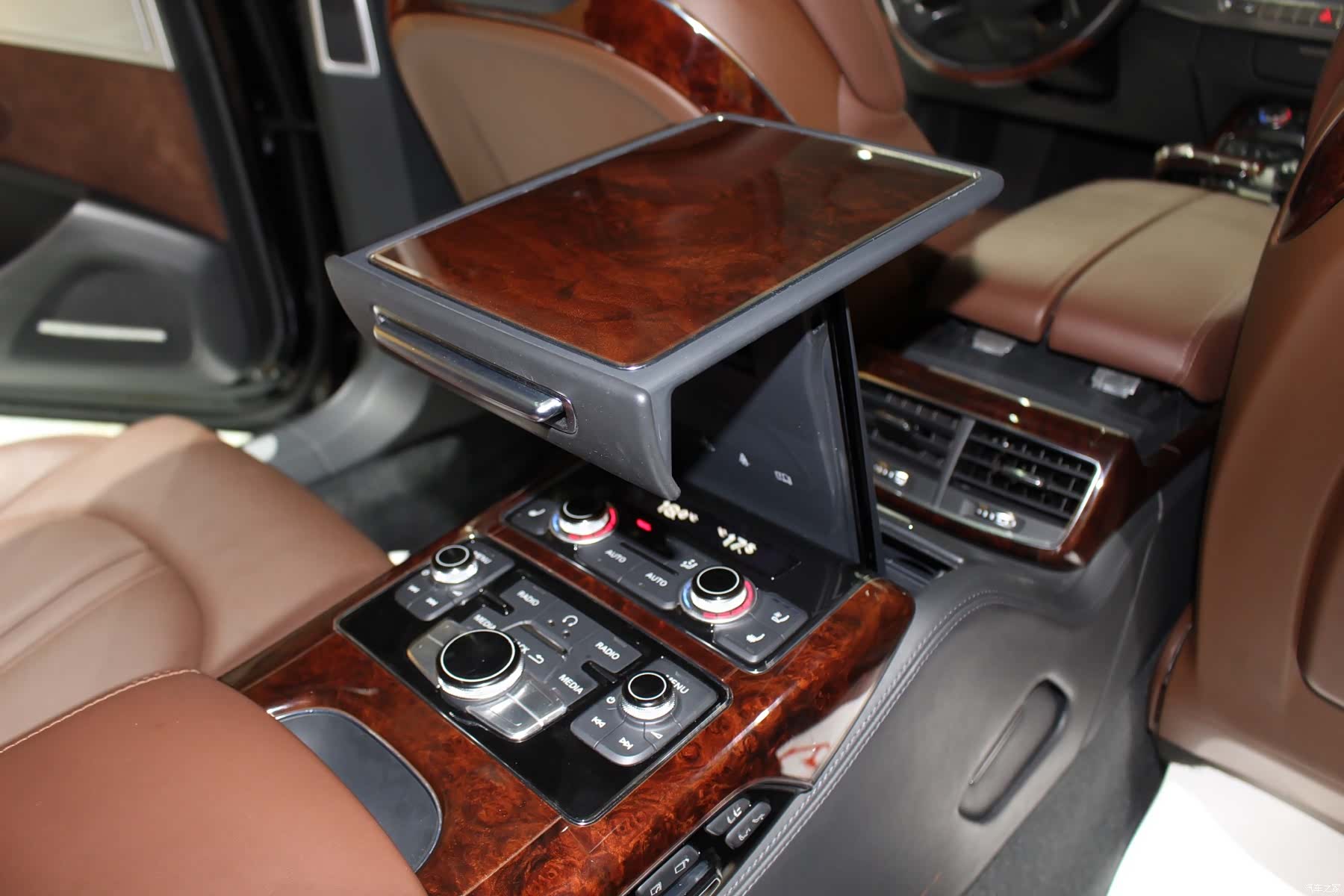 Audi A8L, 2013 7