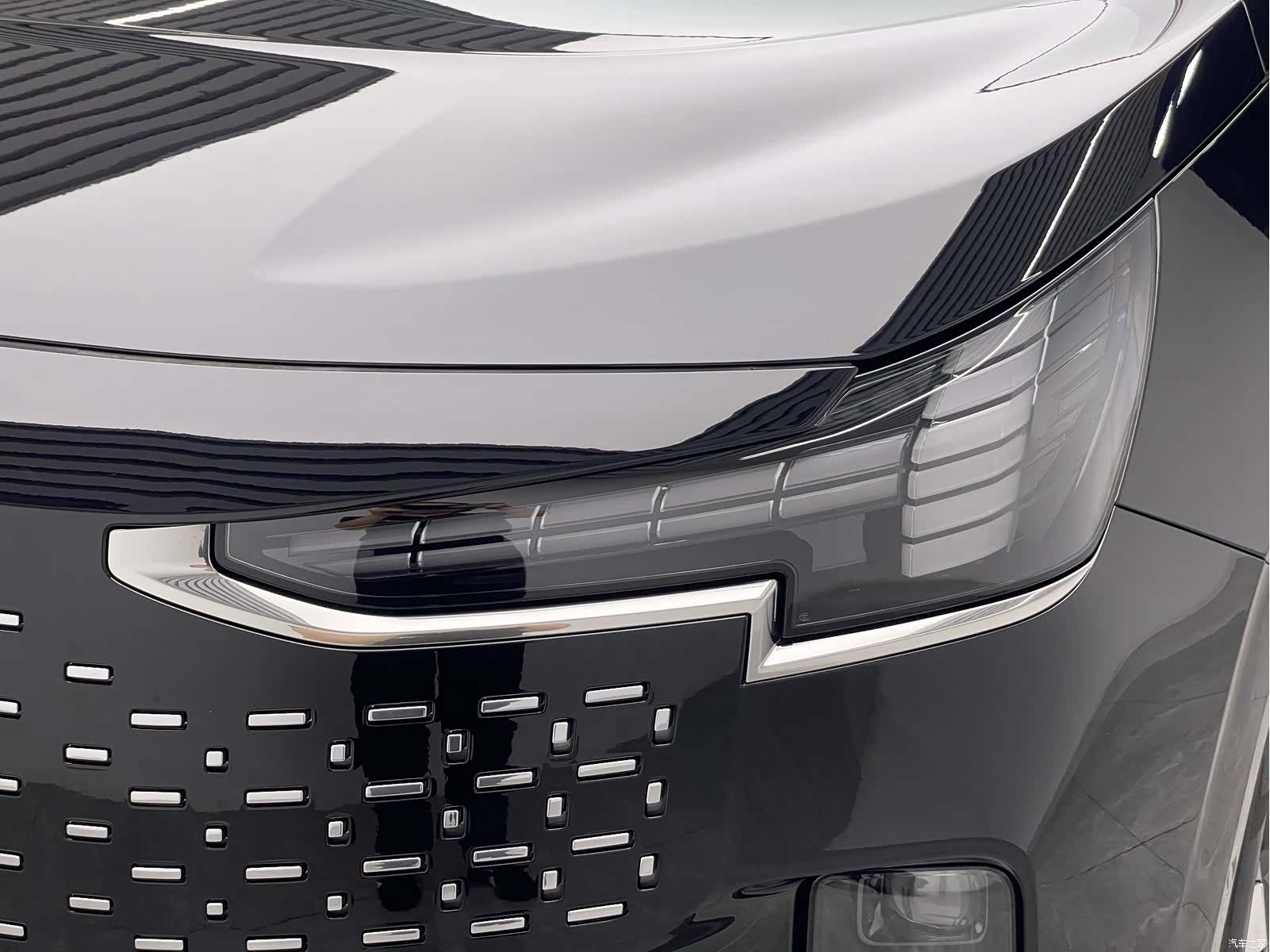 Volvo EM90, 2024 18