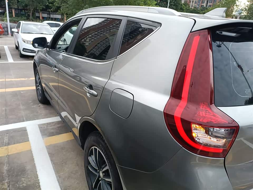 Geely Vision X6