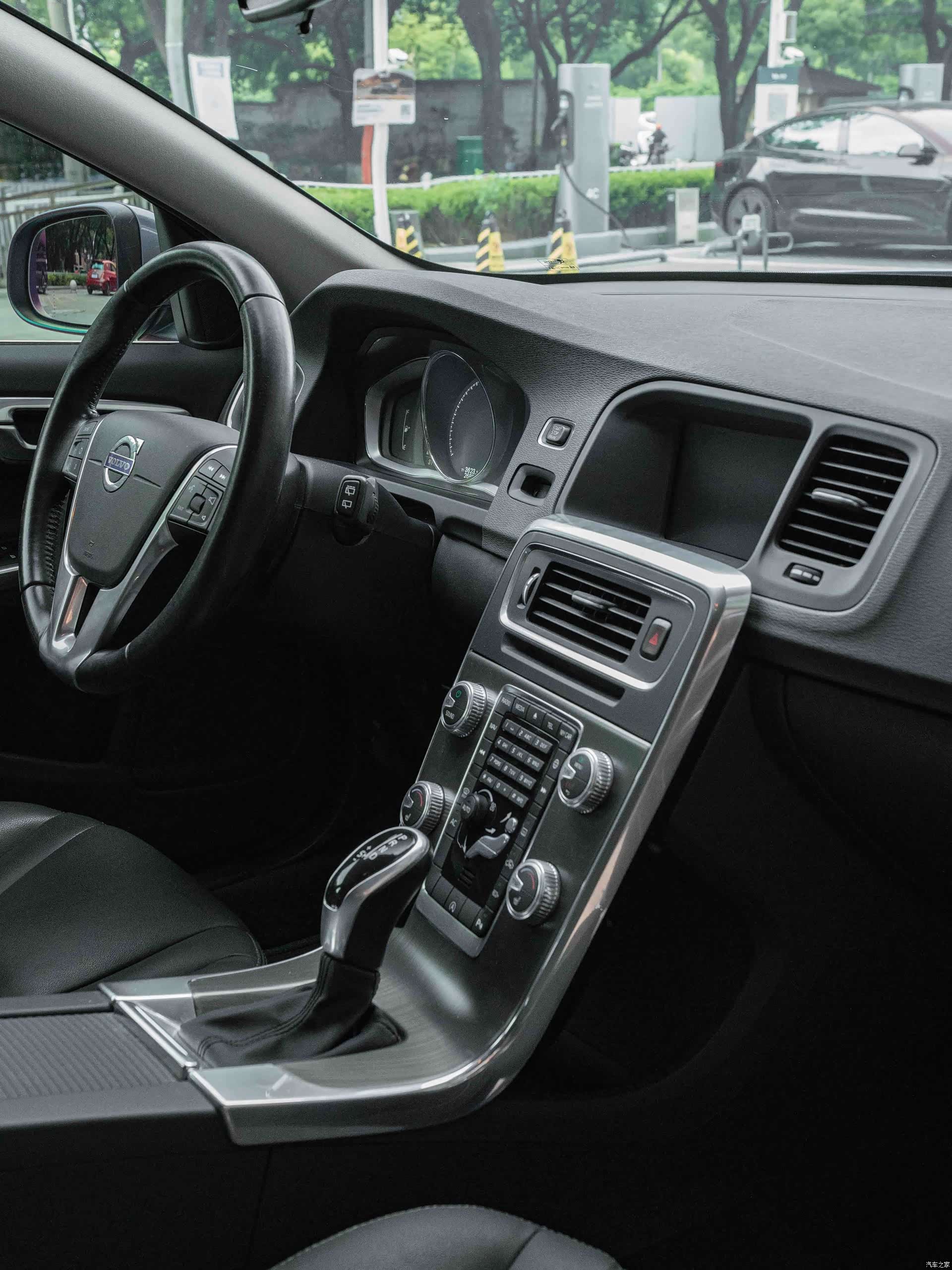 Volvo V60, 2016 17