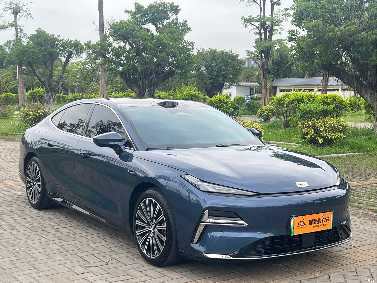 Geely 8, 2025 3