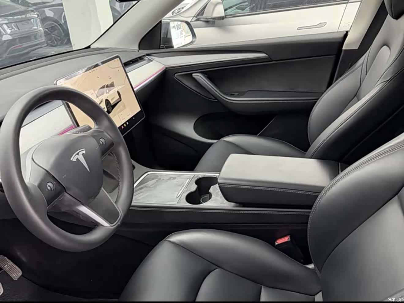 Tesla Model Y, 2024 6