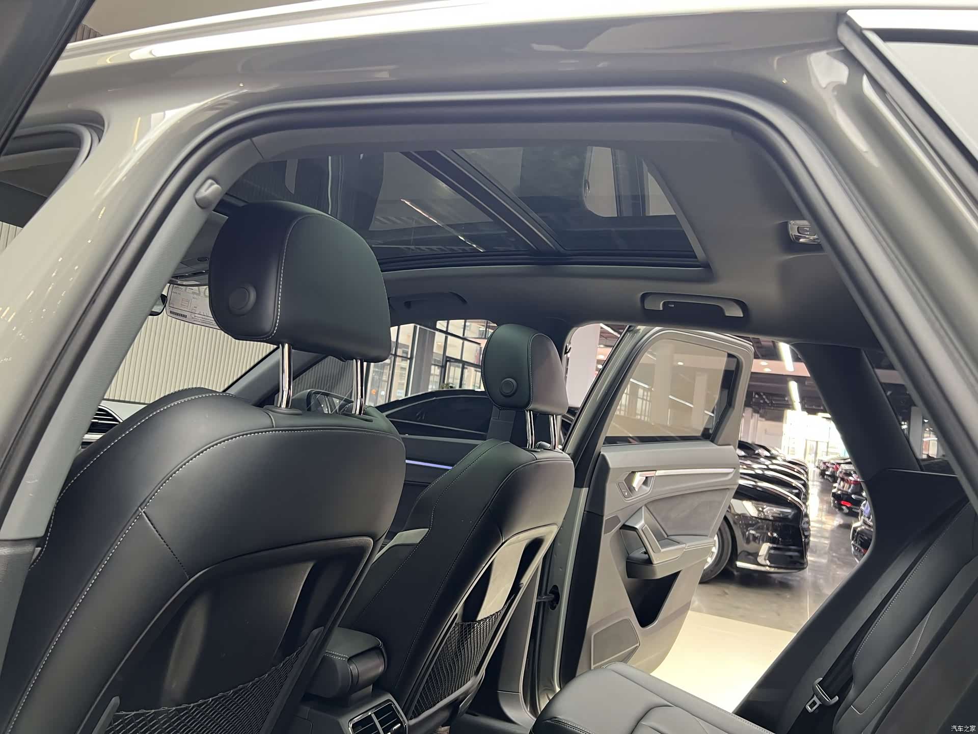 Audi Q3, 2023 10