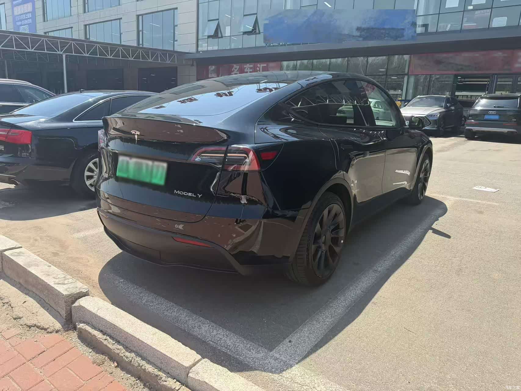 Tesla Model Y, 2022 18