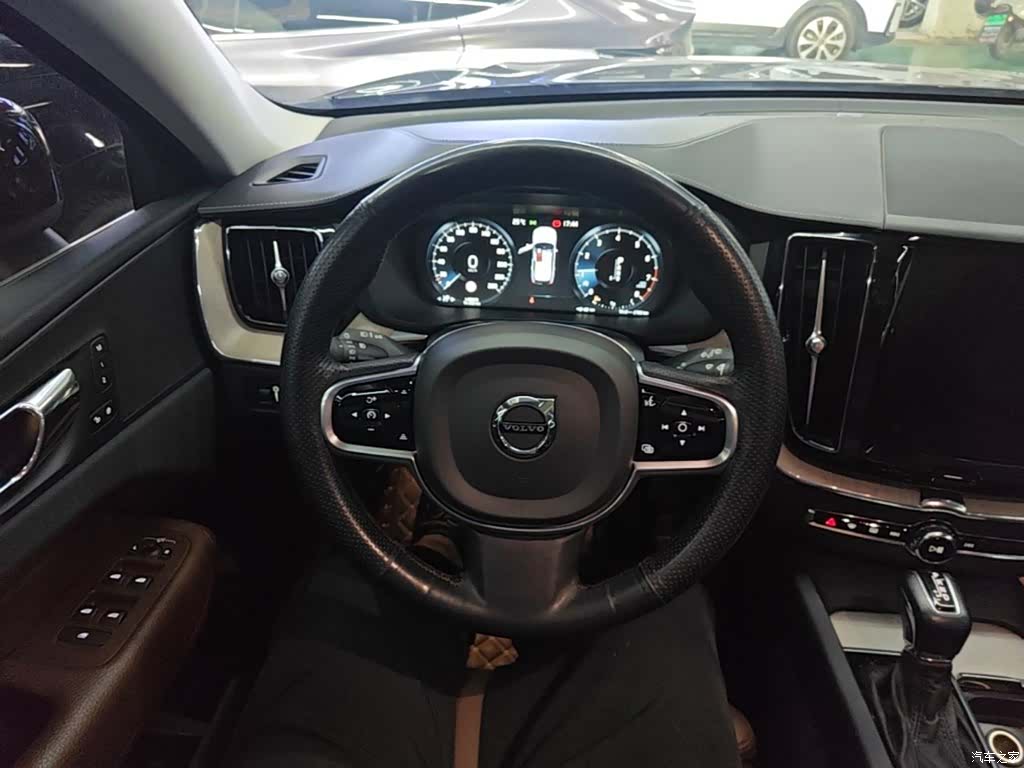 Volvo XC60, 2018 11