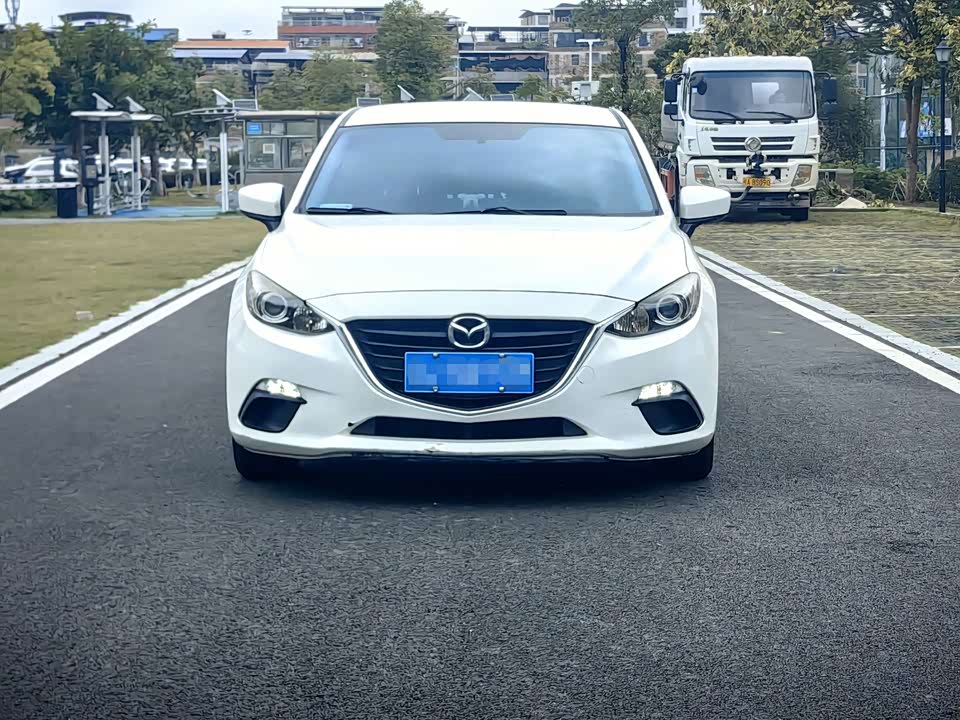 Mazda 3 Angkesaila