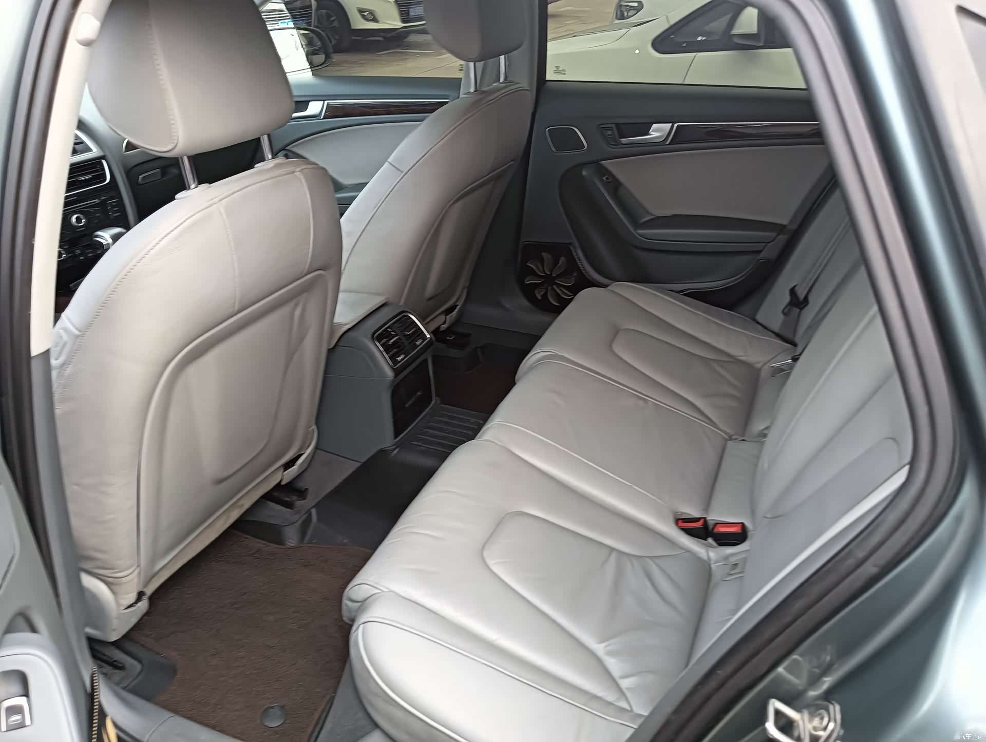 Audi A4L, 2015 все фото