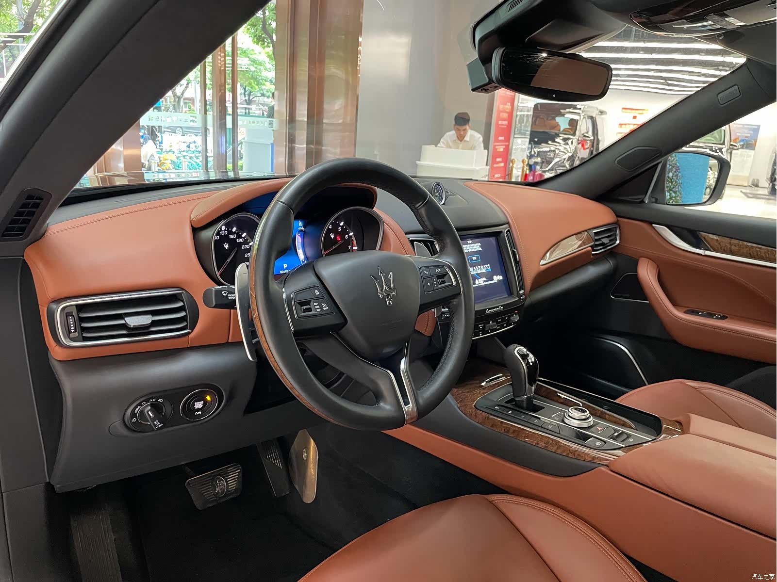 Maserati Levante, 2017 11