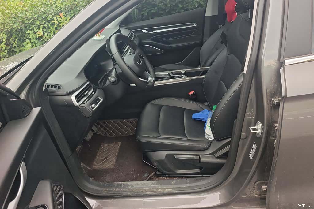 Geely Emgrand, 2023 9