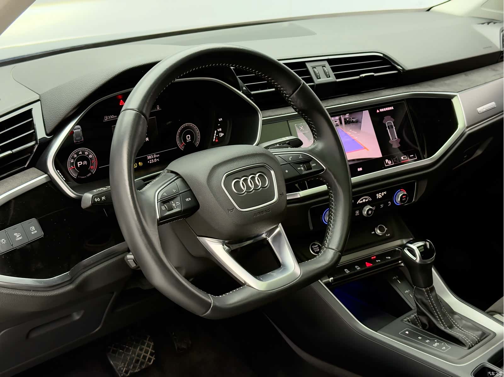 Audi Q3, 2022 11