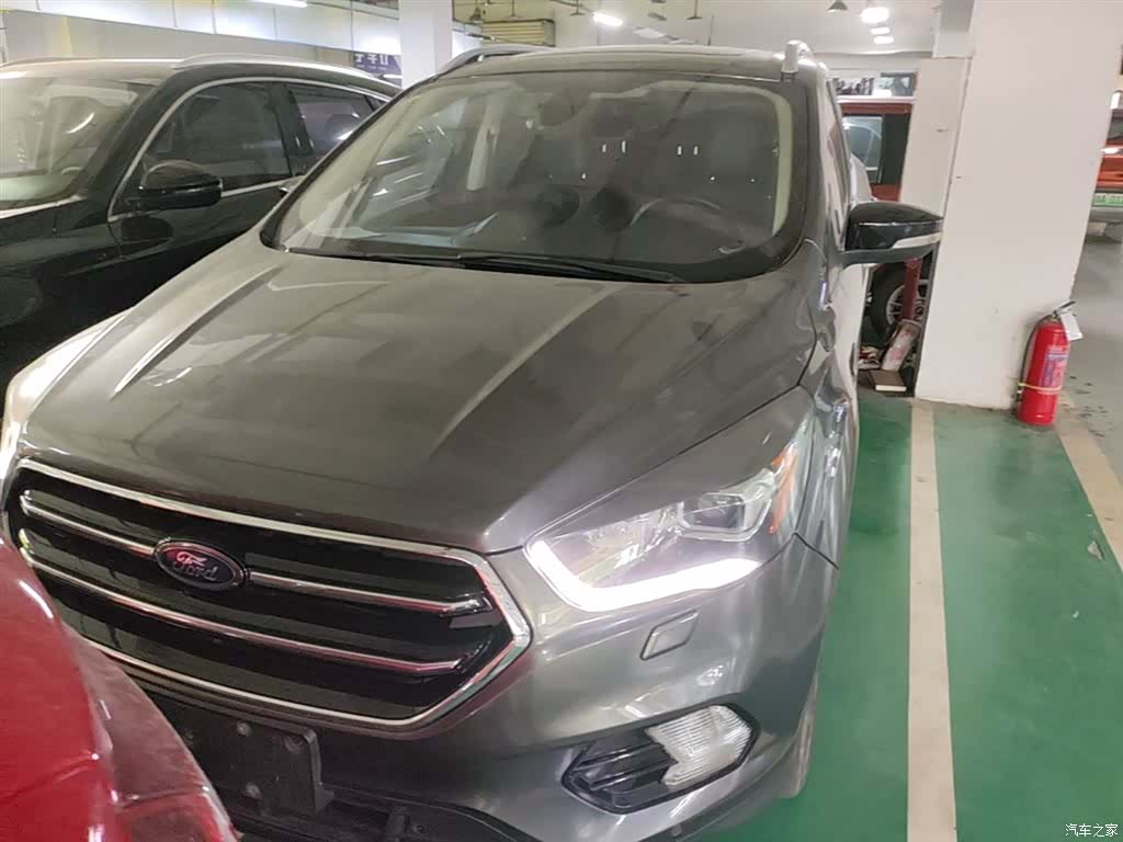Ford Kuga, 2019 3