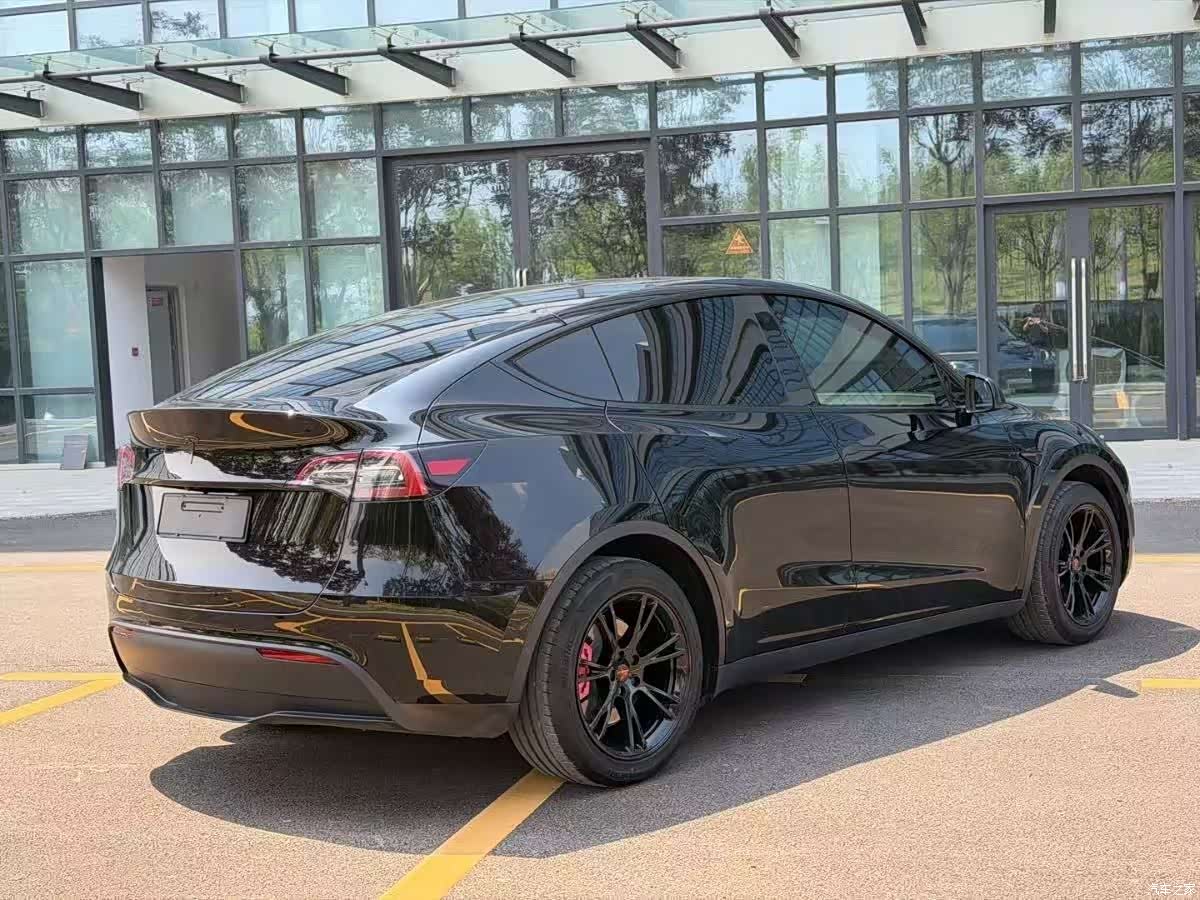 Tesla Model Y, 2022 все фото