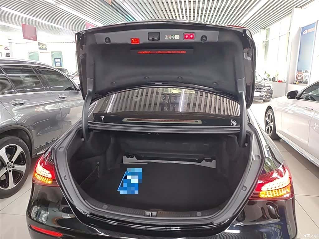Mercedes-Benz E-Class, 2023 19