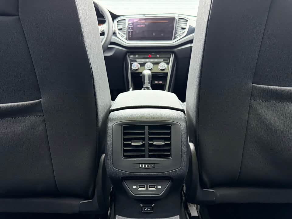 Volkswagen T-ROC exploring Songs