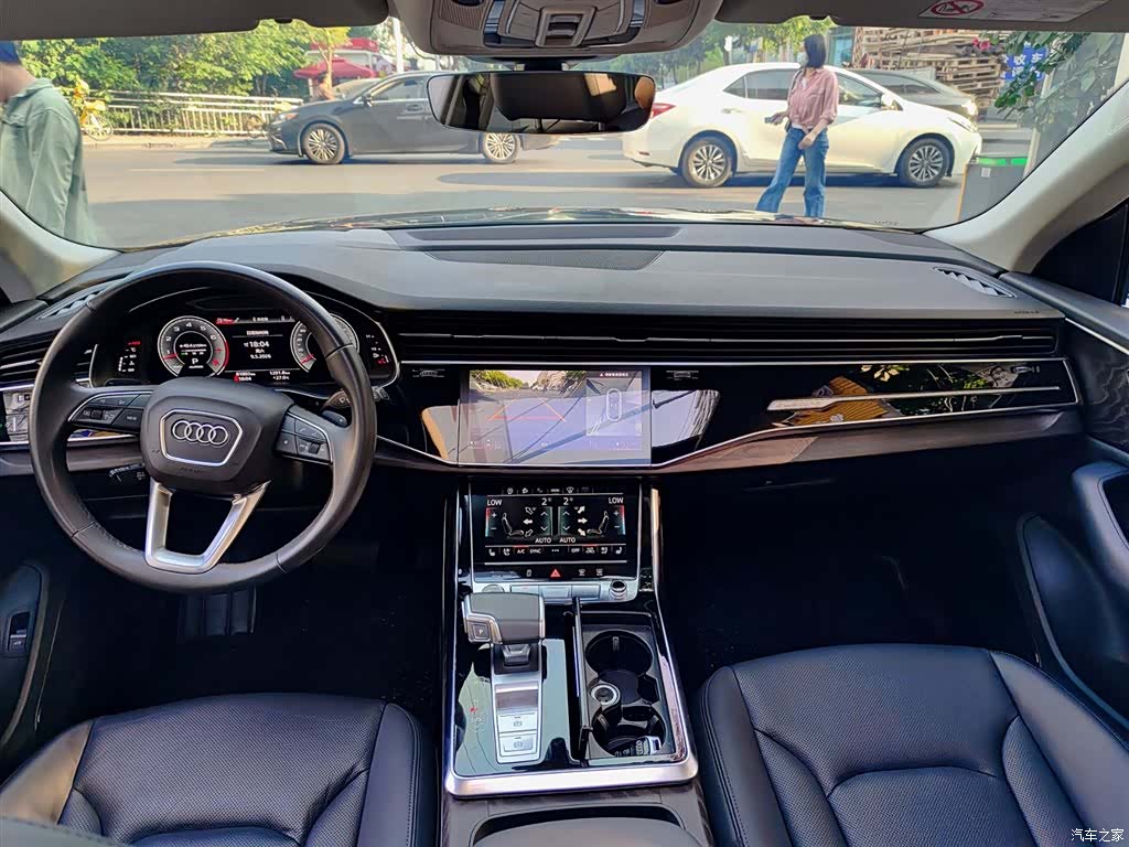 Audi Q8, 2022 10