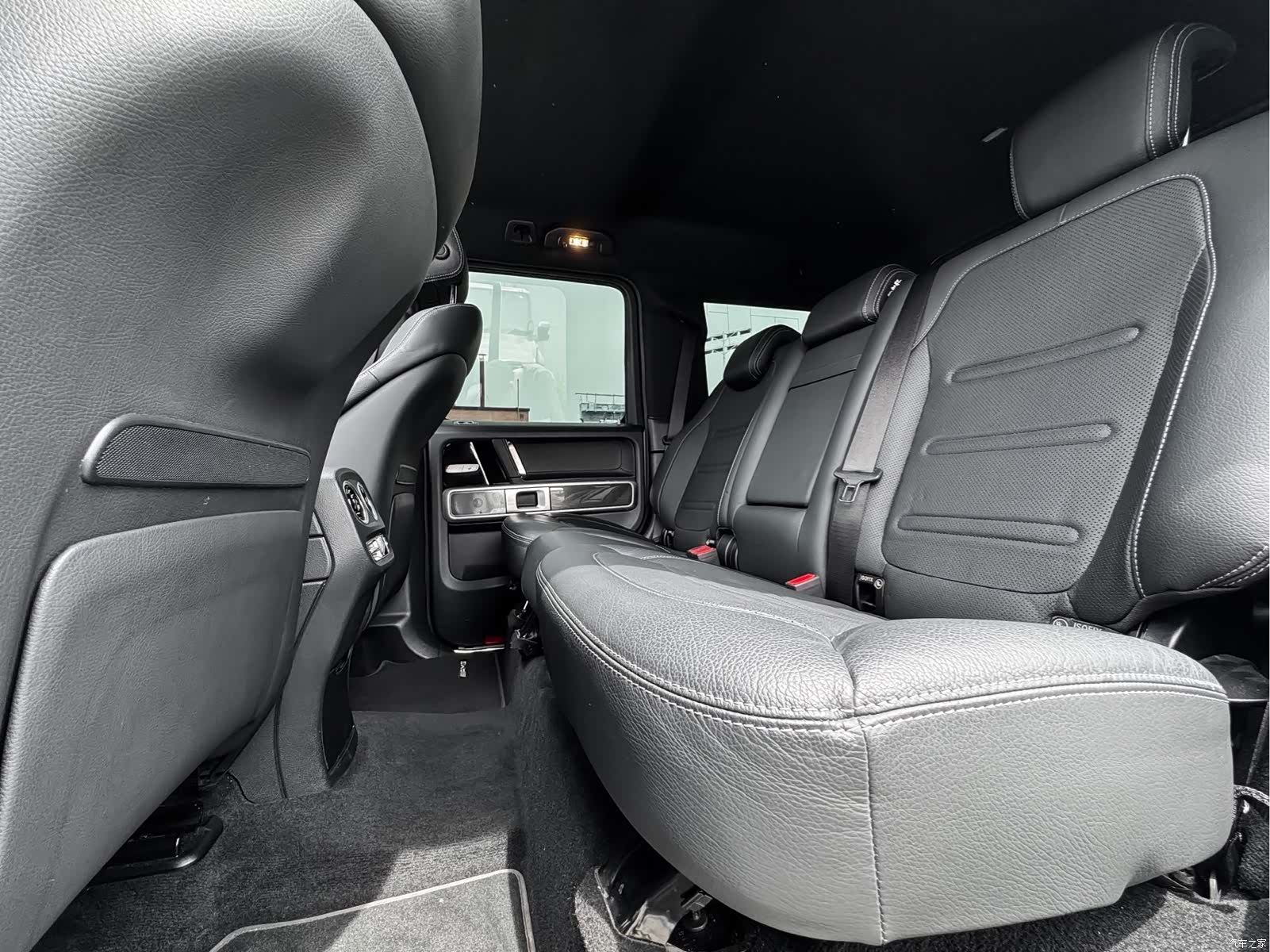 Mercedes-Benz G-Class, 2019 7