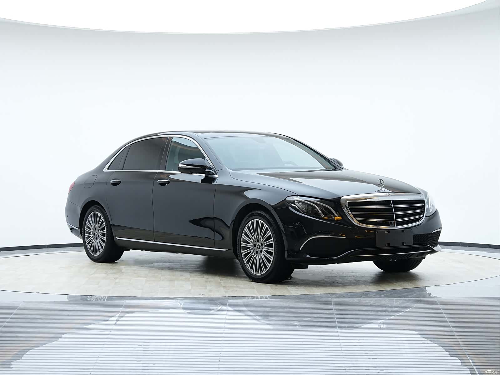 Mercedes-Benz E-Class, 2020 3