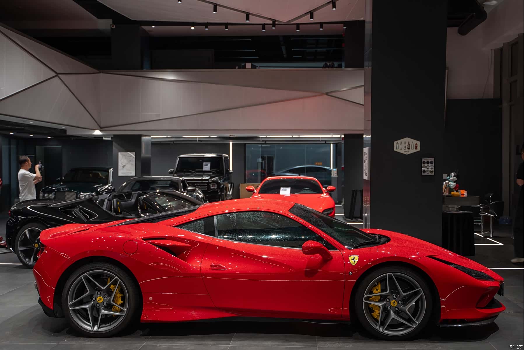 Ferrari F8, 2020 12