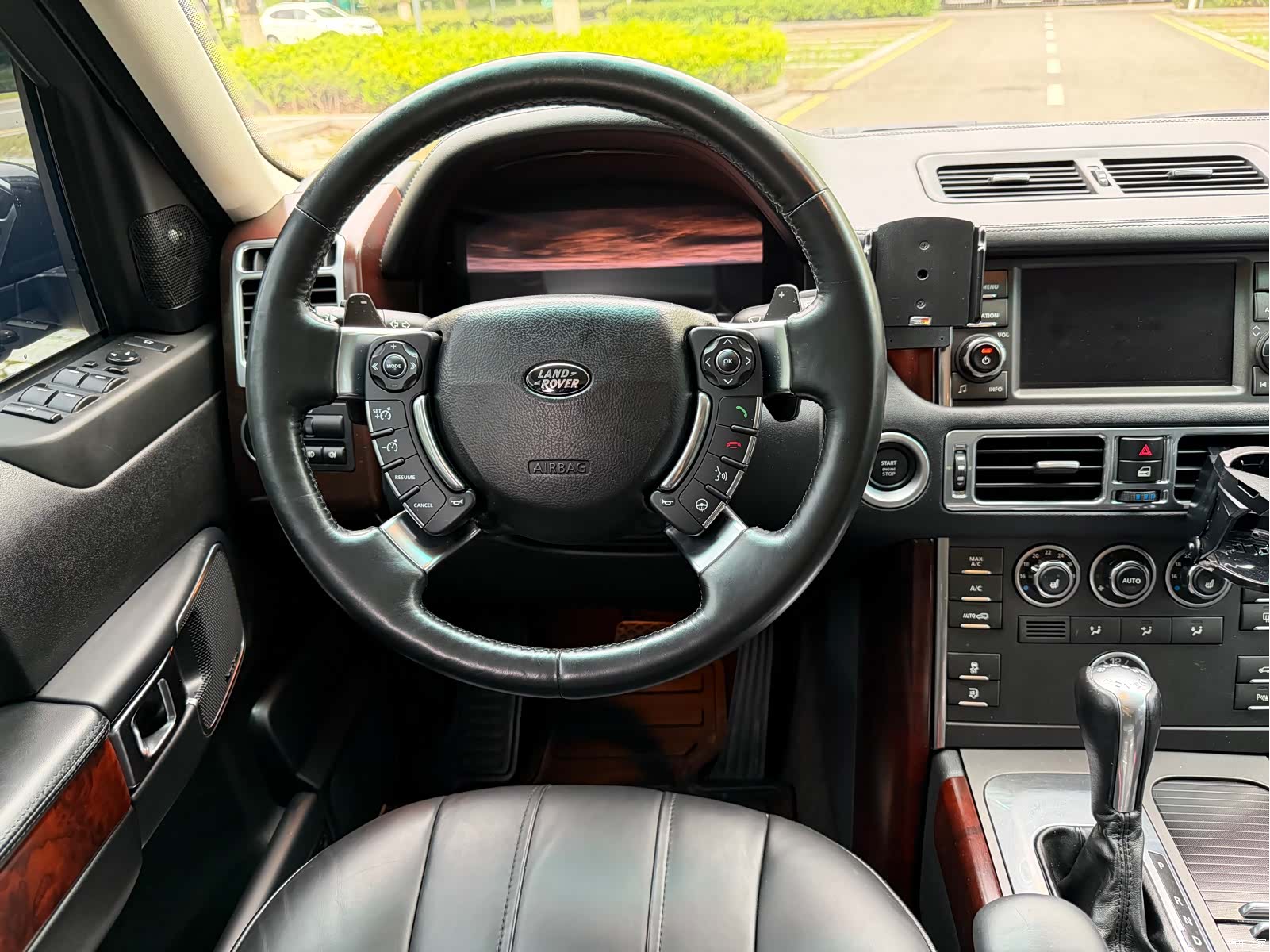 Land Rover Range Rover, 2011 11
