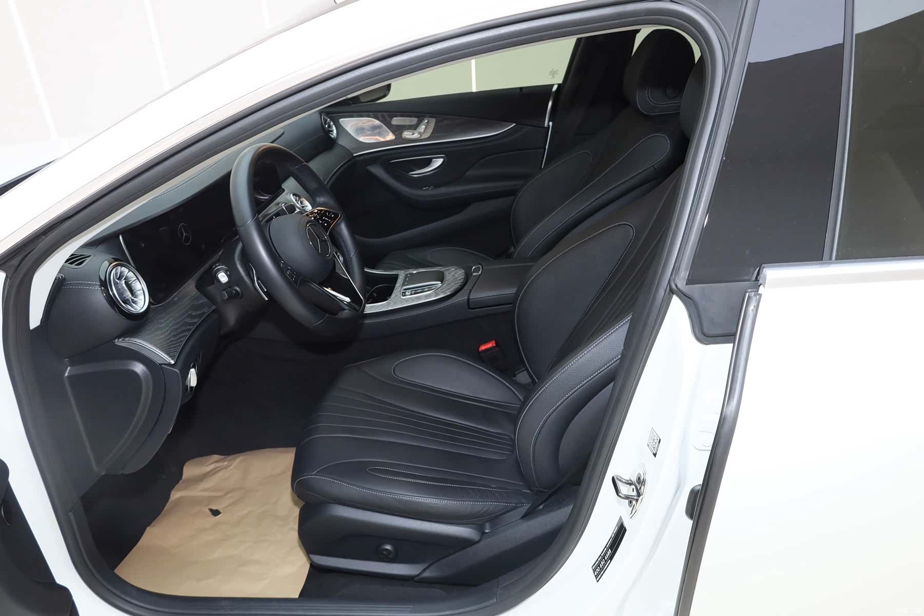 Mercedes-Benz CLS, 2022 24