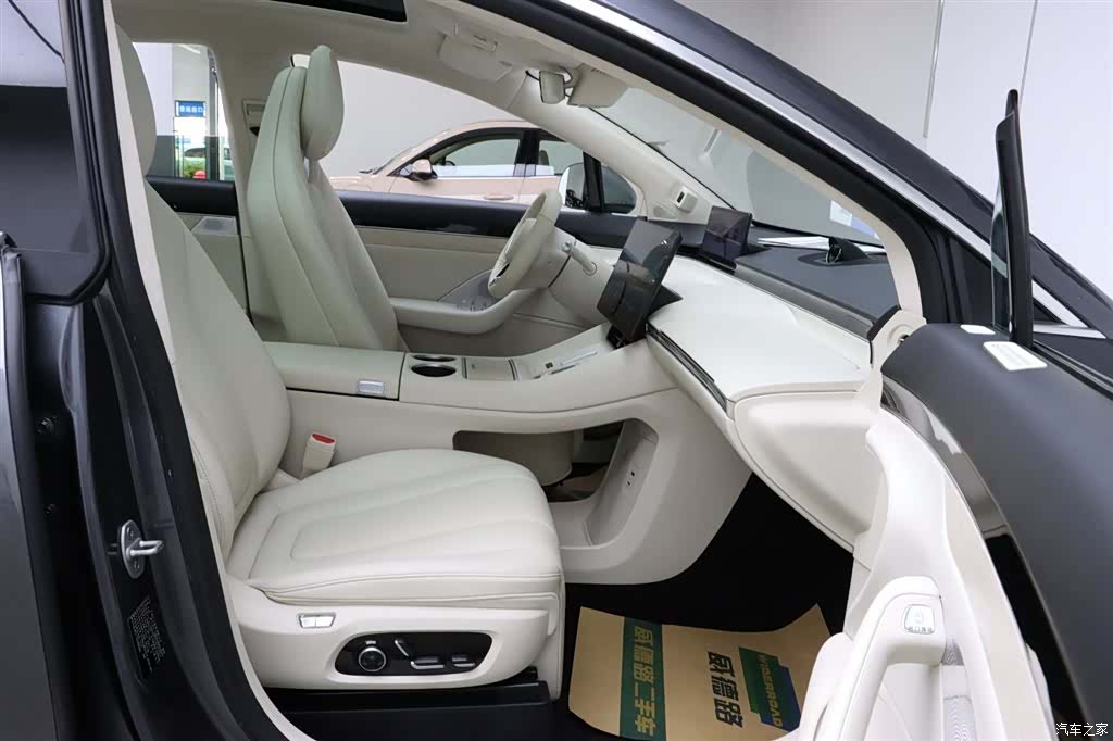 Luxeed R7, 2025 18