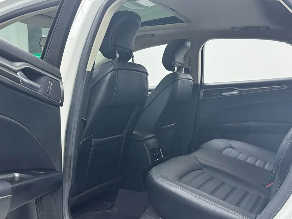 Ford Mondeo Ford Mondeo