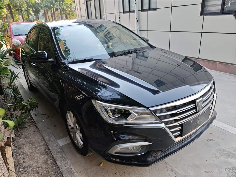 Roewe i5