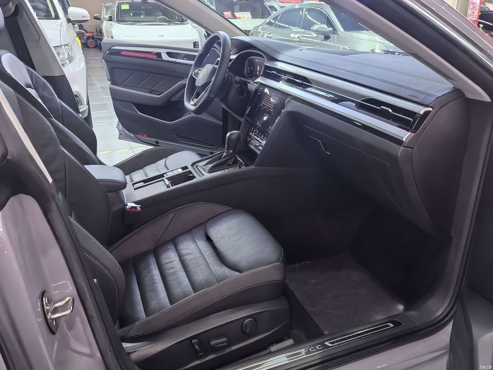 Volkswagen CC, 2022 9