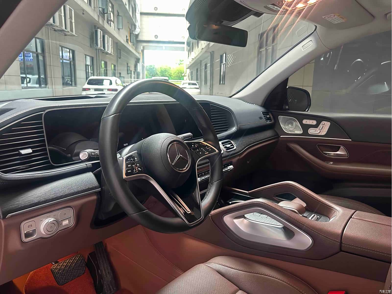 Mercedes-Benz GLE, 2024 13