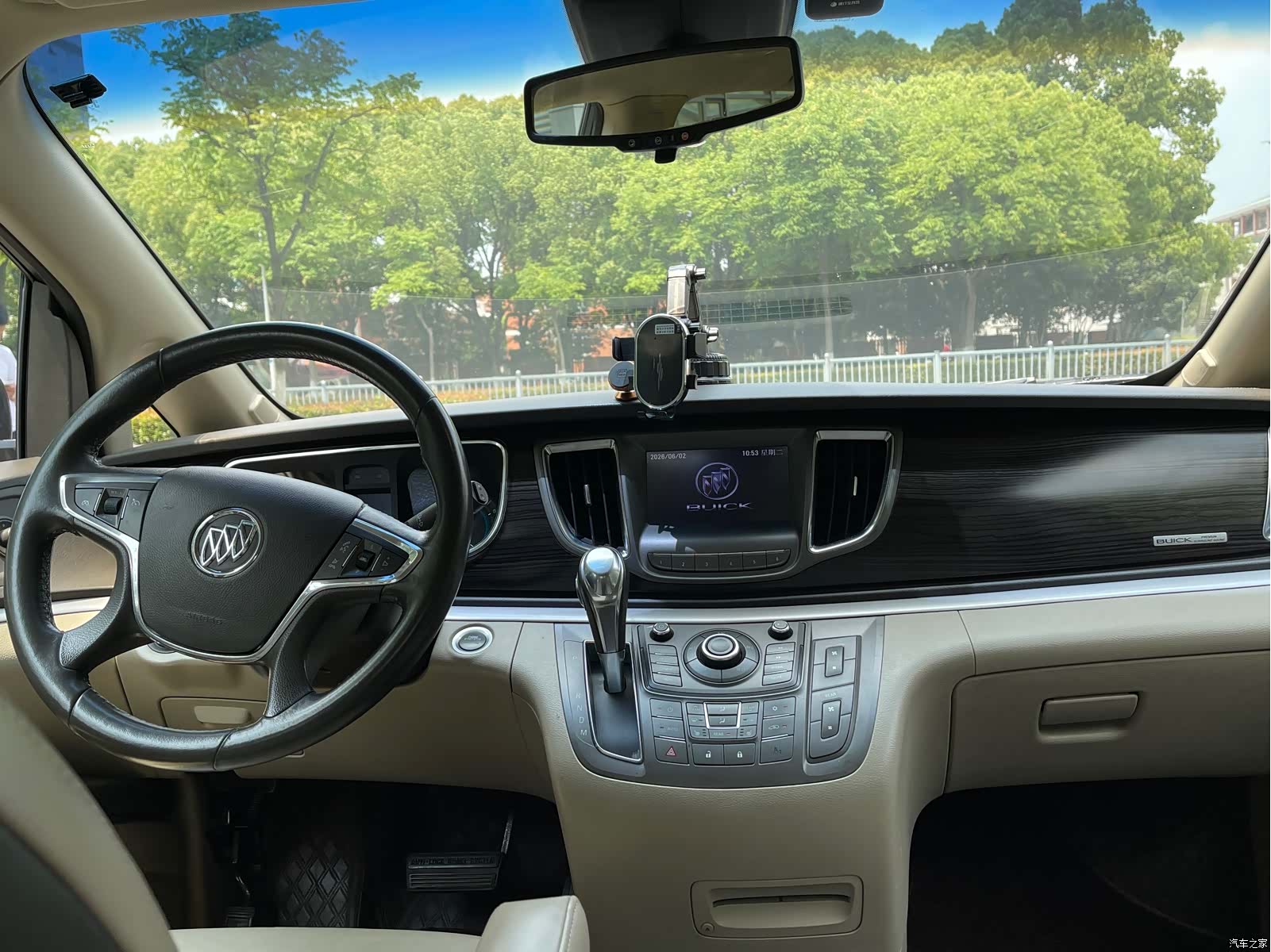 Buick GL8, 2013 7