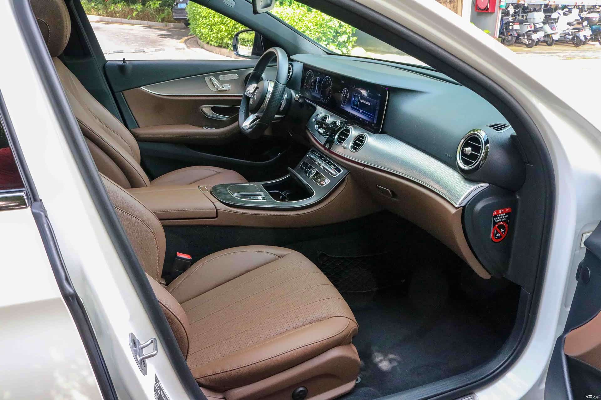 Mercedes-Benz E-Class, 2019 7